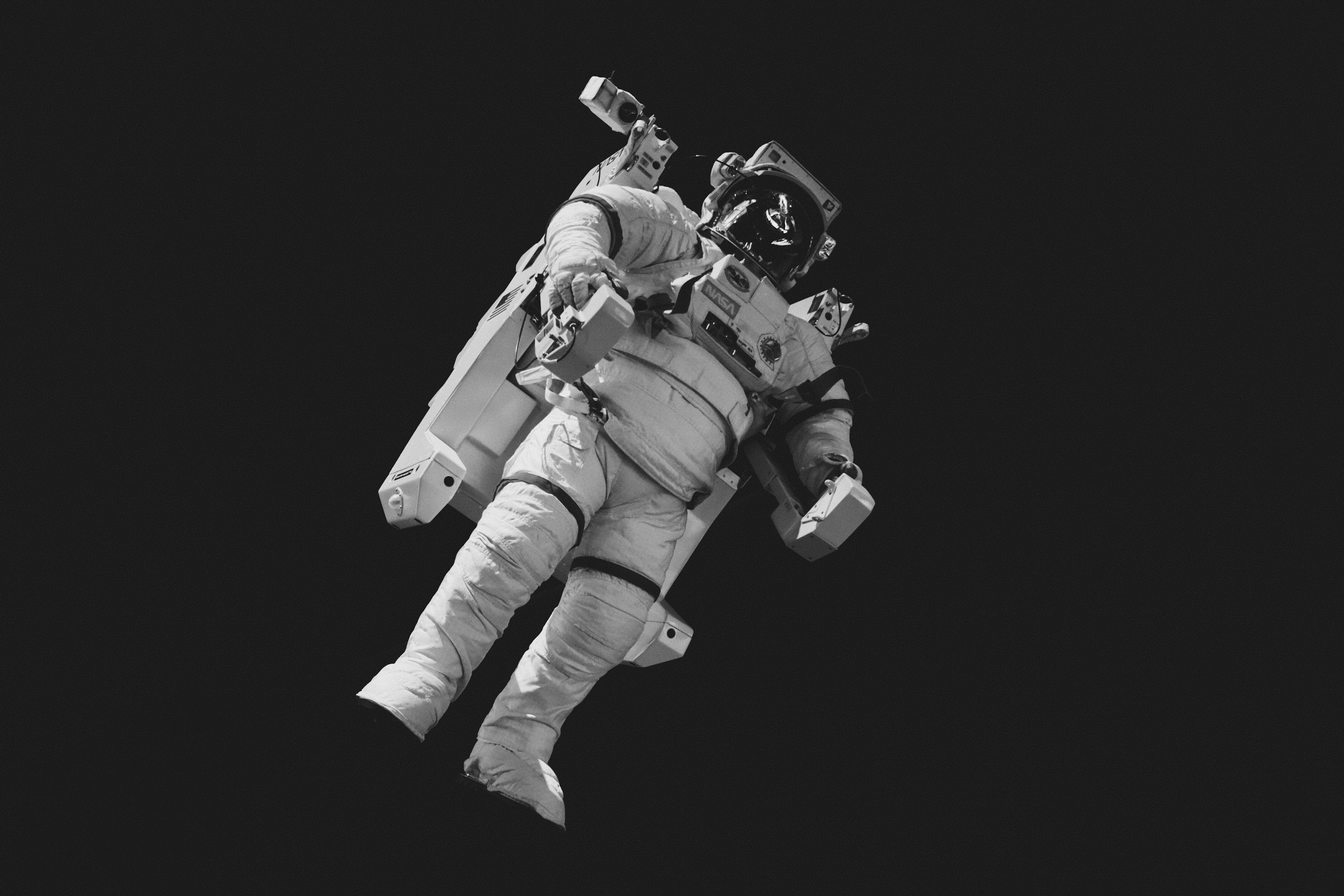 Space travel insurance: the backbone of escort interstellar journey