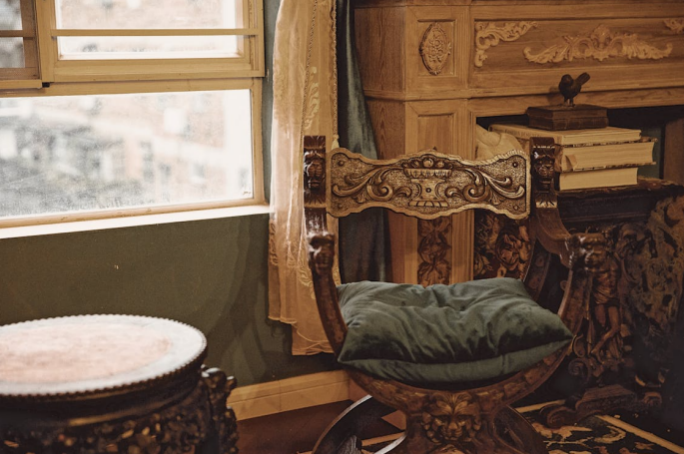 Private antique furniture insurance, guarding handed down treasures